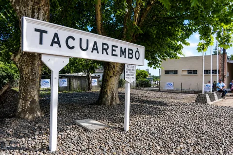 Cartel de la estación de Tacuarembó, punto de partida del tren